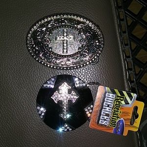 Women's belt buckles